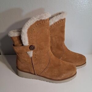 Womens Tan suede ankle boots faux fur lining and decorative stitching